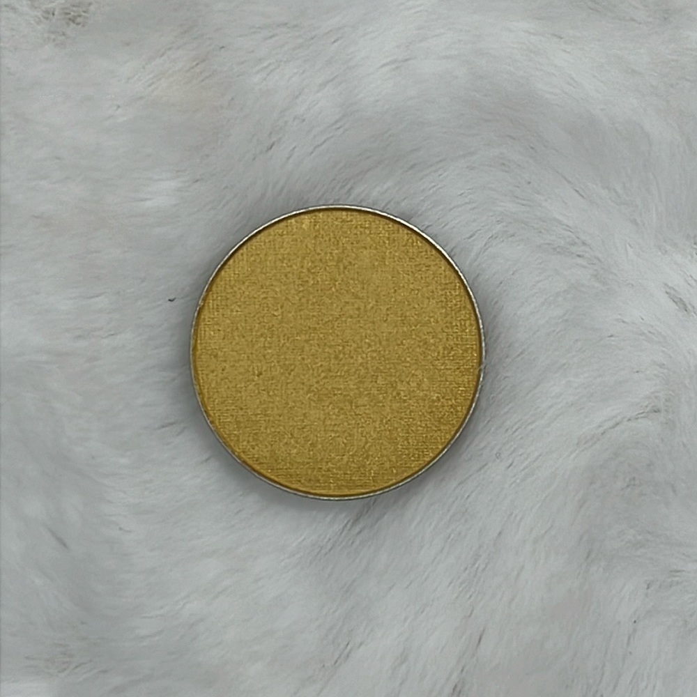 L'Bri High Pearl (Shimmery) Eyeshadow Refill/Single - 24 KT Gold 42TKG -Magnetic